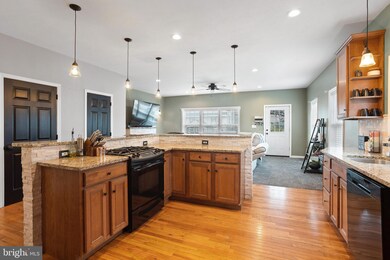 200 Sycamore Ave, Folsom, PA 19033 - photo 7