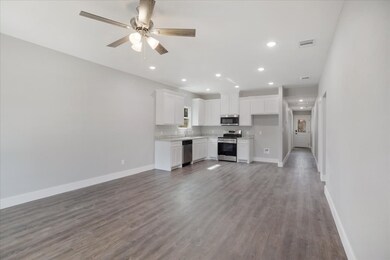 521 Gates St unit B, Bonham, TX 75418 - photo 6