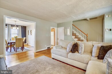 811 N Chapel Gate Ln, Baltimore, MD 21229 - photo 6