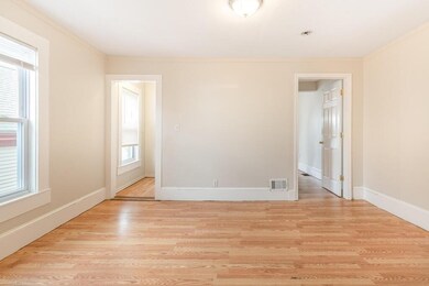 25 Astor St, Lynn, MA 01905 - photo 4