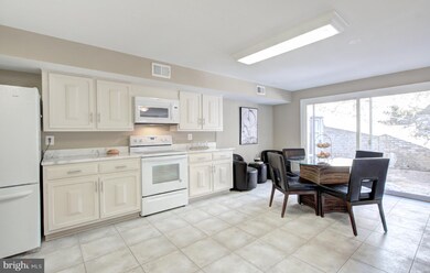 4518 Twinbrook Rd, Fairfax, VA 22032 - photo 6