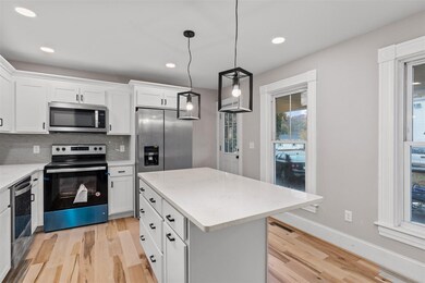 39 Epping St, Raymond, NH 03077 - photo 4