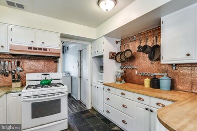 12406 Rustic Hill Dr, Bowie, MD 20715 - photo 7