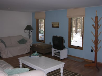 2429 Overlook Ln, Pocono Pines, PA 18350 - photo 4