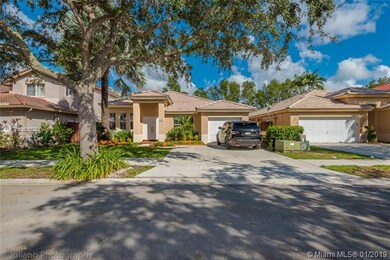 408 E Garden Cove Cir, Davie, FL 33325 - photo 7