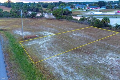 MANY NEWS HOMES BUIENG BUILT IN THE AREA - YET STILL A VERY QUEIT STREET