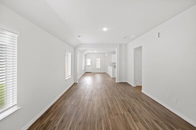 3904 Kings Dr, Ennis, TX 75119 - photo 4