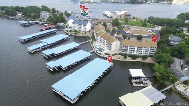 Unbeatable location by car or boat in the heart of