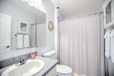 550 83rd Bath 1