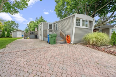 20 Betsy Ross Dr, Bohemia, NY 11716 - photo 3