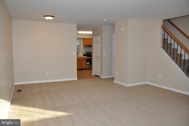 206 Mcdaniel Dr, Purcellville, VA 20132 - photo 2