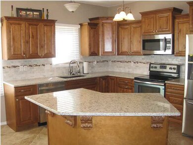 Kitchen with island bar, self closing drawers, Gra