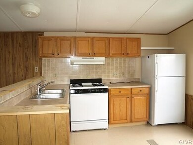 360 S Delaware Dr unit 4, Easton, PA 18042 - photo 4