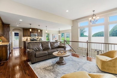 304 Alexander Creek Ct, Raymore, MO 64083 - photo 4