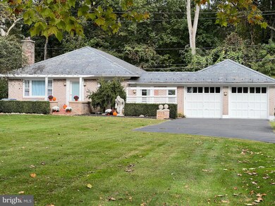 329 Elmwood Ln, Riegelsville, PA 18077 - photo 2