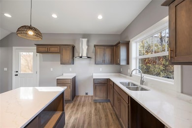 335 Forest Ave unit 21, Des Moines, IA 50314 - photo 4