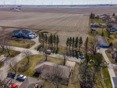 723 E Fuller St, Chenoa, IL 61726 - photo 5