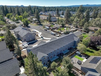 20487 SE Bard Ct unit 11, Bend, OR 97702 - photo 4