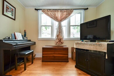 8 Hartshorn Ave, Worcester, MA 01602 - photo 6