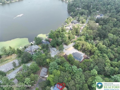 11 Maplewood Rd, Lake Harmony, PA 18624 - photo 2