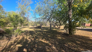 754 SW 39th St, San Antonio, TX 78237 - photo 2