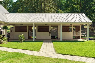 3 Stall Barn