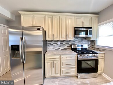 1304 Silverthorne Rd, Baltimore, MD 21239 - photo 5