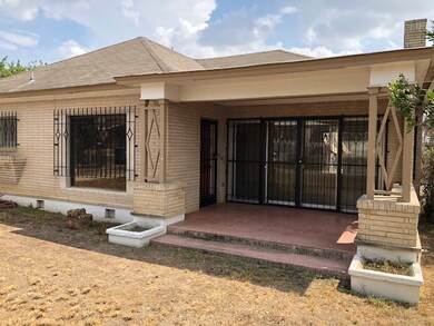 1217 Cedar Ave, Laredo, TX 78040 - photo 2