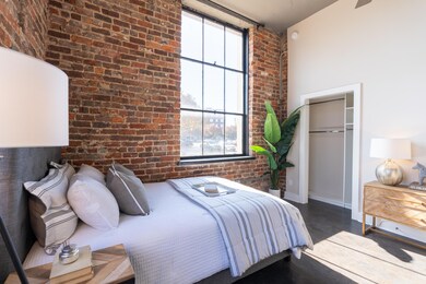 112Market-10
