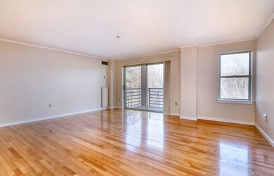 273 Cambridge Rd unit 302, Woburn, MA 01801 - photo 3