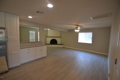 407 E Ellis Dr, Tempe, AZ 85282 - photo 6