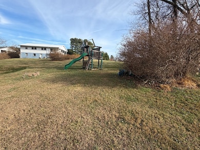 120 Sherry Ln, Galax, VA 24333 - photo 7