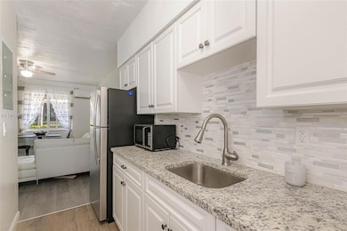 2524 Hayes St unit 9, Hollywood, FL 33020 - photo 6