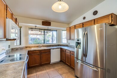 5821 N Edenbrook Ln, Tucson, AZ 85741 - photo 5