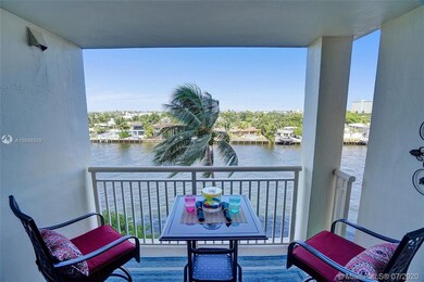 PRIVATE BONUS BALCONY FOR DINING
