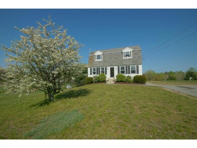 486 Mammoth Rd, Pelham, NH 03076 - photo 2