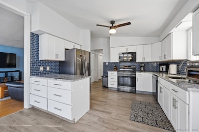 124 East St, Wolcott, CT 06716 - photo 3