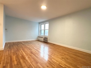 Imperial Sanford unit 6V, Flushing, NY 11355 - photo 6