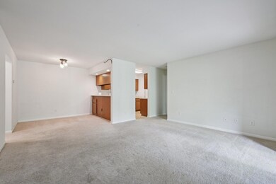 N110W17098 Ashbury Ln unit 5, Germantown, WI 53022 - photo 5