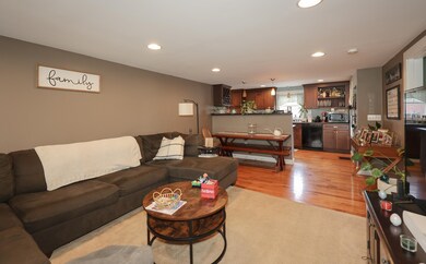 27 Monroe St, Concord, NH 03301 - photo 2