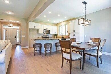 47wVillageCir-006
