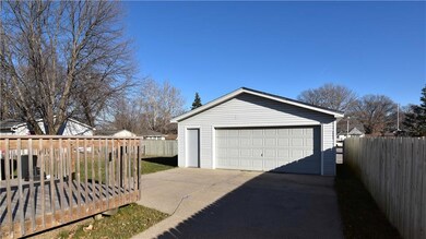 3819 56th St, Des Moines, IA 50310 - photo 2