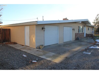 710 E View Dr, Hermiston, OR 97838 - photo 2