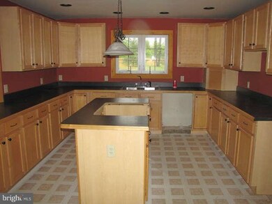 3335 Rappahannock Rd, Colonial Beach, VA 22443 - photo 4