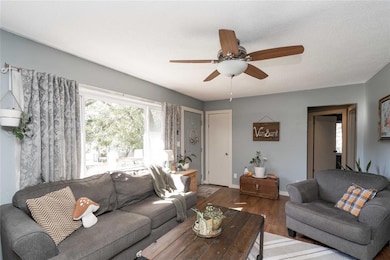 350 E Creston Ave, Des Moines, IA 50315 - photo 7