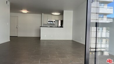 LR/View from Balcony