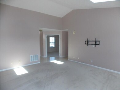 12992 Dellinger Dr, Fishers, IN 46038 - photo 6