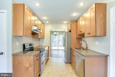 6301 Forest Mill Ln, Laurel, MD 20707 - photo 6