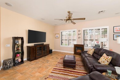 07_9264EGoldenCir7_mls