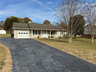 3867 Yarbrough Ave, Winston Salem, NC 27106 - photo 4